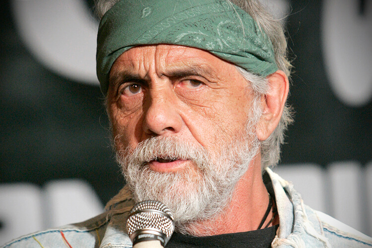 Comedian Tommy Chong, part of the comedy duo of Cheech & Chong, announces their first comedy tour in 25 years during a news conference in Los Angeles July 30, 2008. The counter-culture duo are famous for their comedy routines about marijuana. REUTERS/Fred Prouser (UNITED STATES) - RTR20HVZ