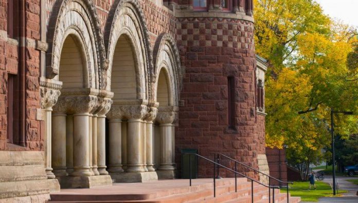 10_10_13_Campus_Shots_BKraft1271900x1080