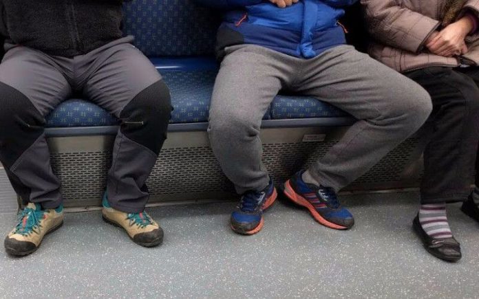 manspreading
