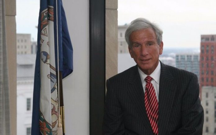 Saslaw-compressed Richard Saslaw