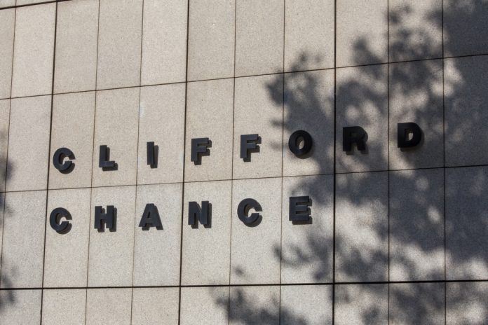 Frankfurt,,Hesse/germany,-,11,10,18:,Clifford,Chance,Sign,On