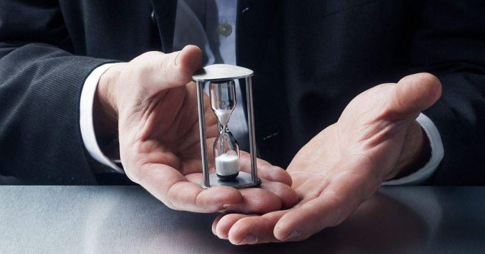 wht-you-need-to-know-about-working-hours-lawyers-1